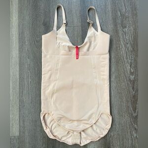 SPANX Sculpt On-Core Open-Bust Brief Nude Shapewear Bodysuit